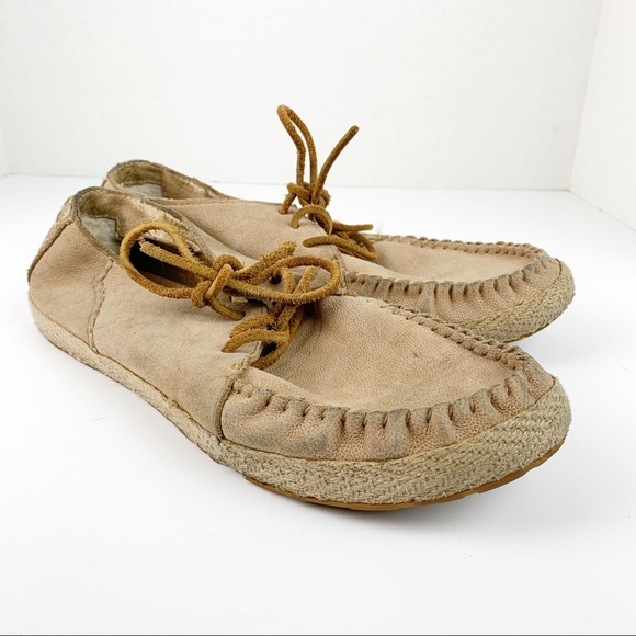 tan ugg moccasins